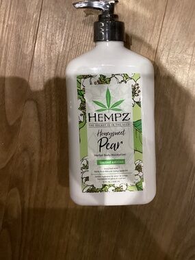 Hempz Honeysweet Pear Herbal Body Moisturizer